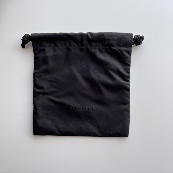 *New* CHANEL Small Pouch - Picture 4 of 4